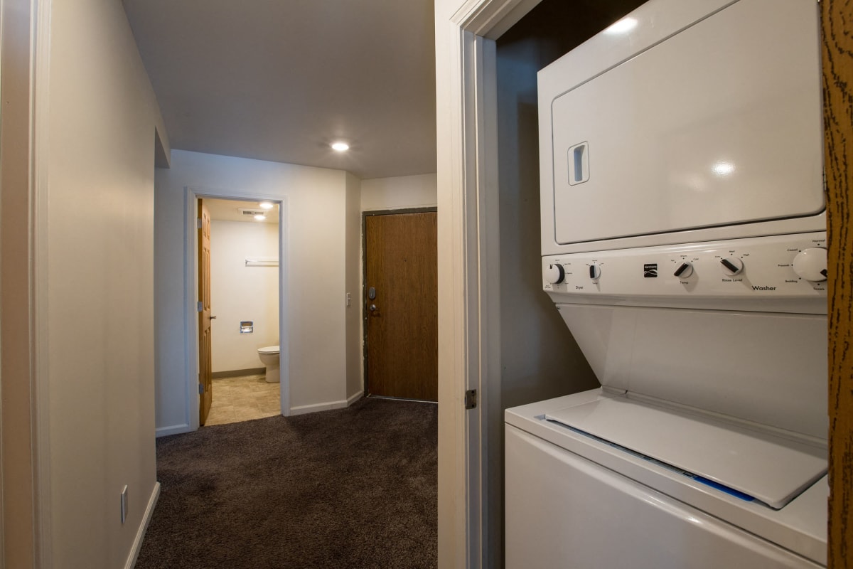 Photos and Video of River Park Apartments in East Lansing, MI